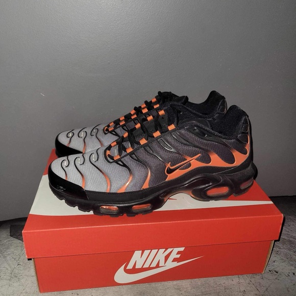 Selling tn air max Dracula 2021 - Picture 1 of 6